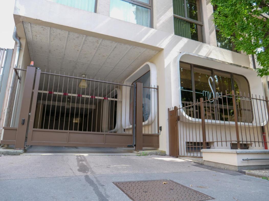 Ferienwohnung Le Drouhouse + Parking Prive Nancy Exterior foto